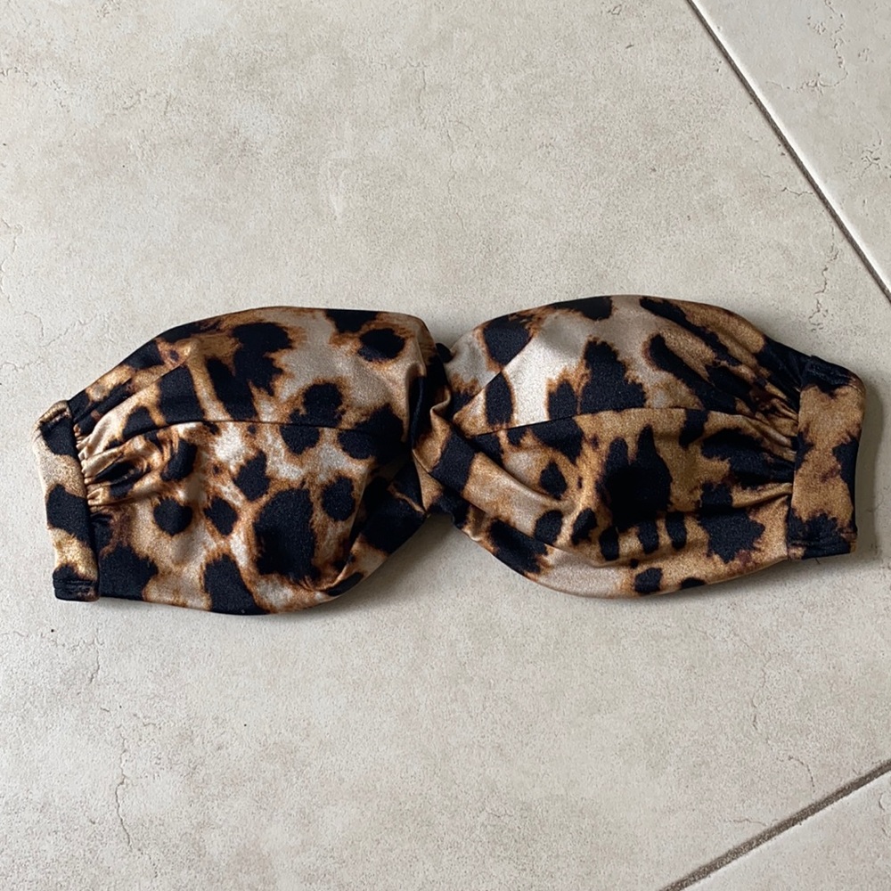 Victoria’s Secret Twisted Bikini Top
